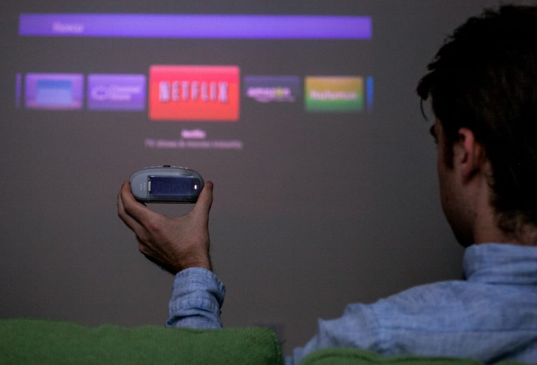 best mini projector for Netflix