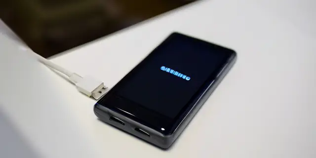 Best Powerbanks for Samsung Galaxy S24 and S24 Ultra